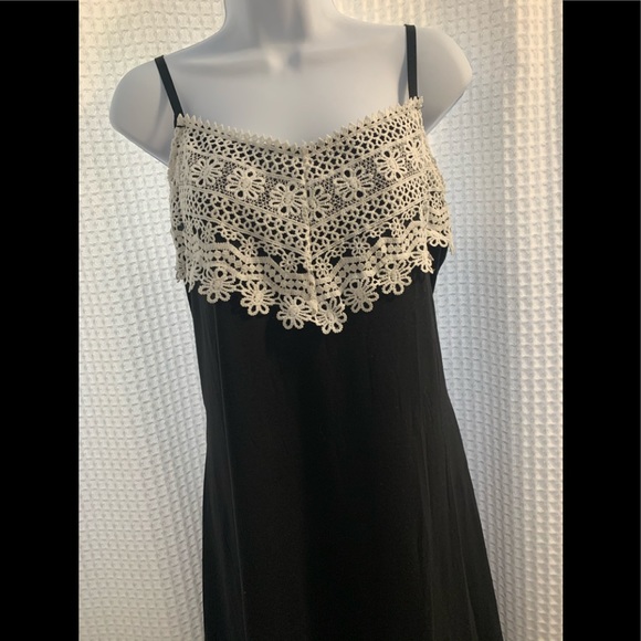 Summer halter dress - Picture 2 of 5